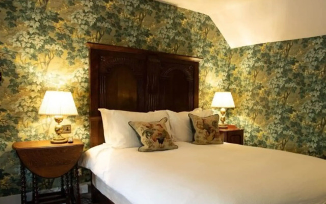 Ockenden Manor Hotel & Spa
