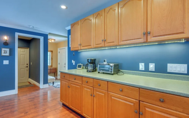 Ski, Golf & Hike: Spacious Dover Retreat!