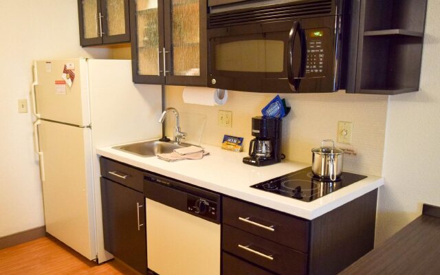 Candlewood Suites Wichita Airport by IHG