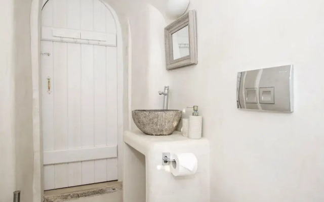 Annouso Villa by Caldera Houses