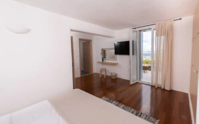 Villa Mira Paros  Luxury Suites
