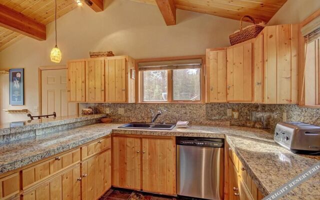 Black Bear 5 Br Home by RedAwning