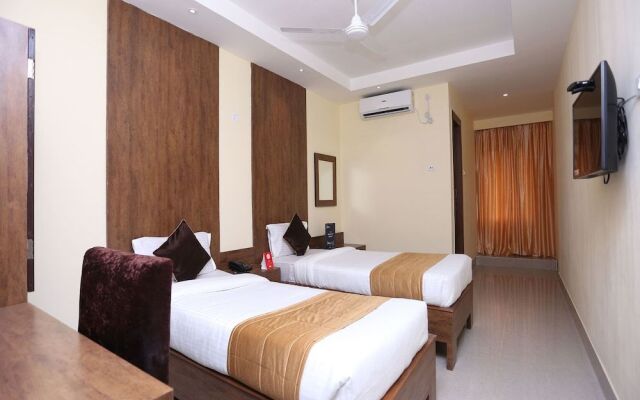 OYO 9814 Hotel Parnil Palace 2