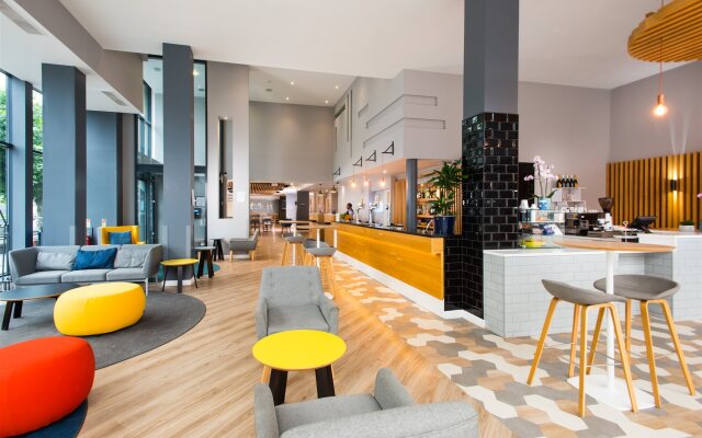 Holiday Inn Express Leeds City Centre Armouries by IHG