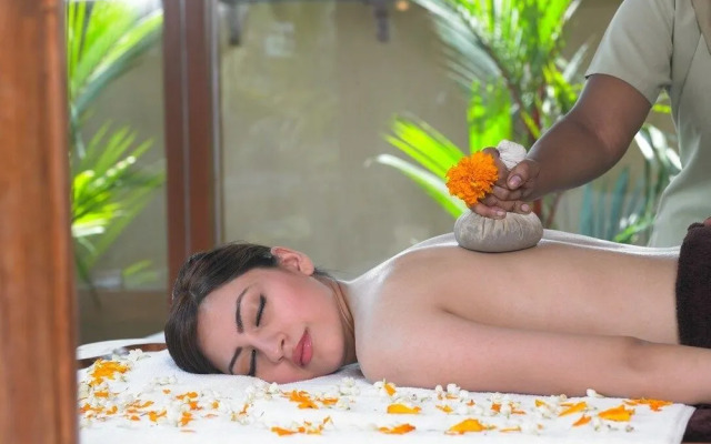 Radisson Plaza Resort & Spa