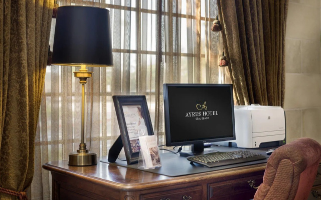 Ayres Hotel Seal Beach - Cypress