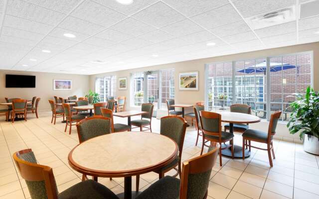 Baymont by Wyndham Des Moines Airport