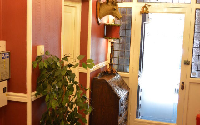 Lonsdale Hotel - Guest House