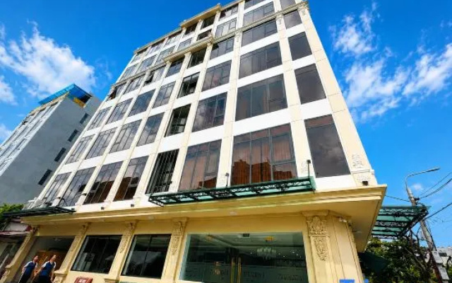 79 Luxury Hotel I — 3-star hotel in Ha Nam