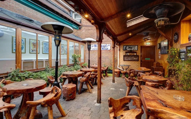 The Uppercross House Hotel