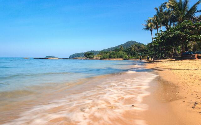 Lonely Beach Pool Resort