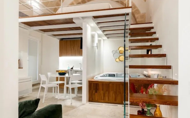 Old Court Luxury Suite Spa