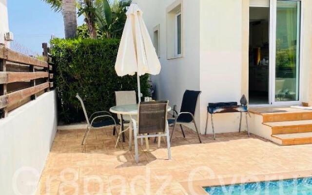 Gr8padz Villa Artemis