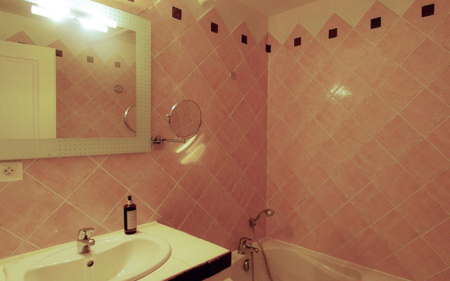 Luxury Apartment With Terrace, Sauna, Tennis, Pool