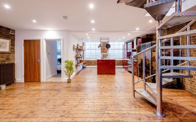 Loft Apartment With Roof Terrace in the Heart of Shoreditch