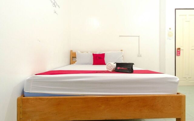 RedDoorz near Coron Coliseum