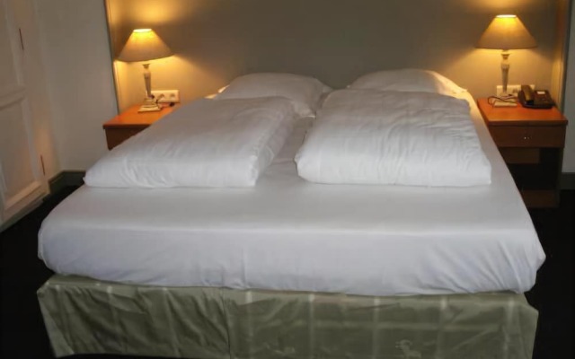 Malcot Hotel