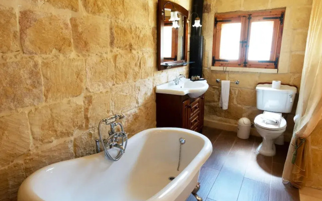Villeleynah Amazing Gozitan Villa Pool