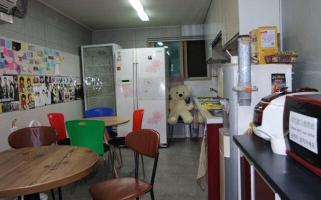 Girls Generation Hostel