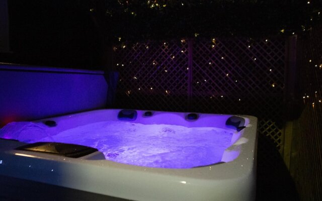 The Gathering Liver House - Hot Tub - Near Liverpool