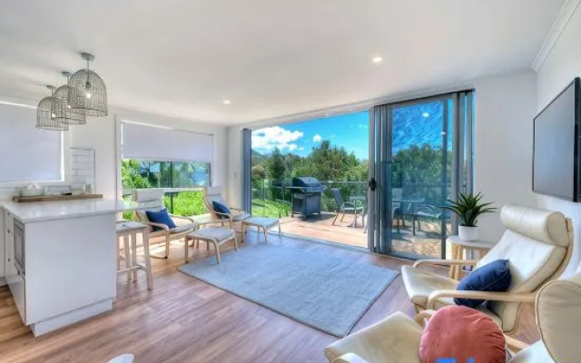 On the Beach 2 – Balcony – Coles Bay