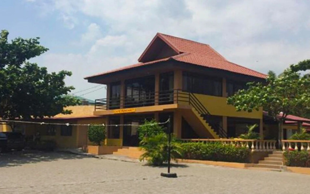 Canoe Beach Resort