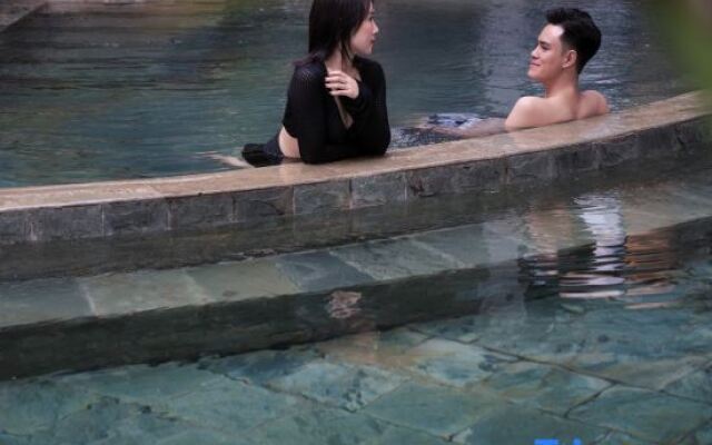 Xishuangbanna Peacock Valley Hot Spring VILLA Resort