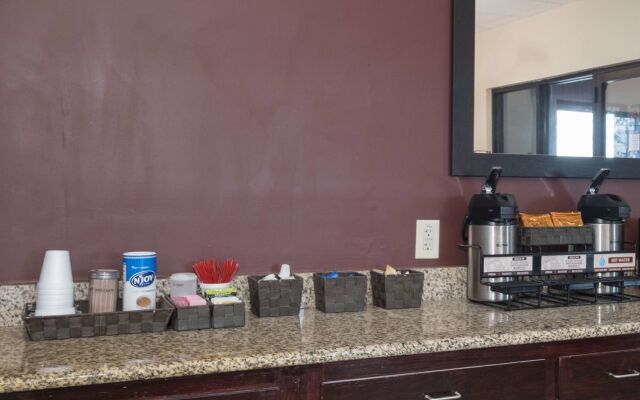 Red Roof Inn & Suites Middletown - Franklin