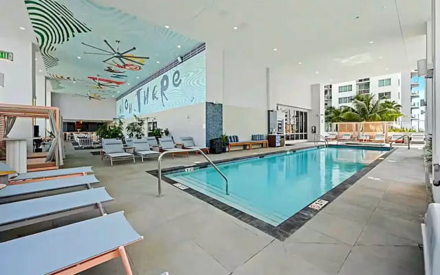 30th-floor Studio Gym Pool Sky Lounge