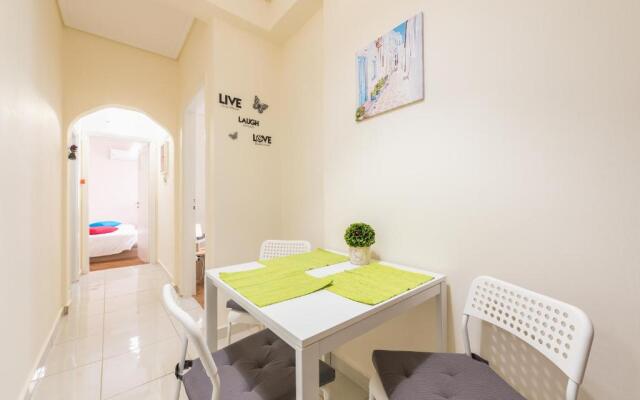 Modern 2BD apt in Athens DT, 2-min metro