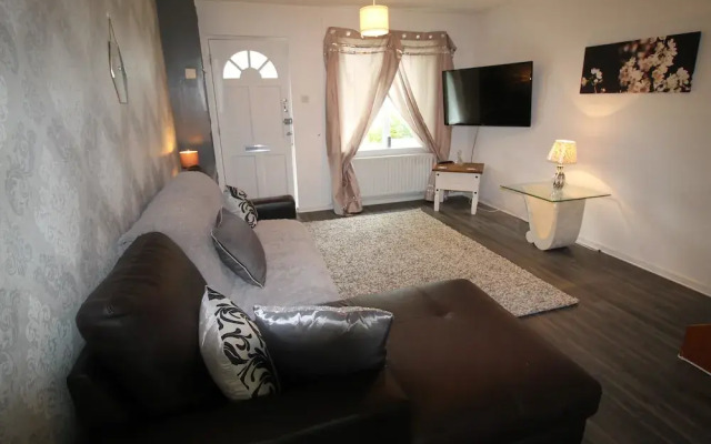 Holgate Close 3 Bedroom House by Cardiff Holiday Homes