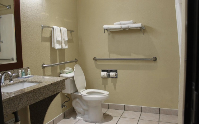 Quality Inn & Suites Terrell