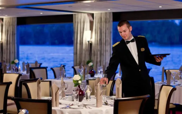 Regis Hotelschiff 4* Düsseldorf