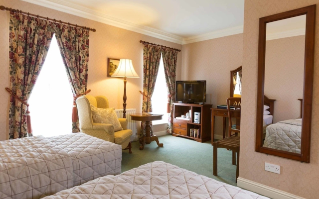 Seaview House Hotel