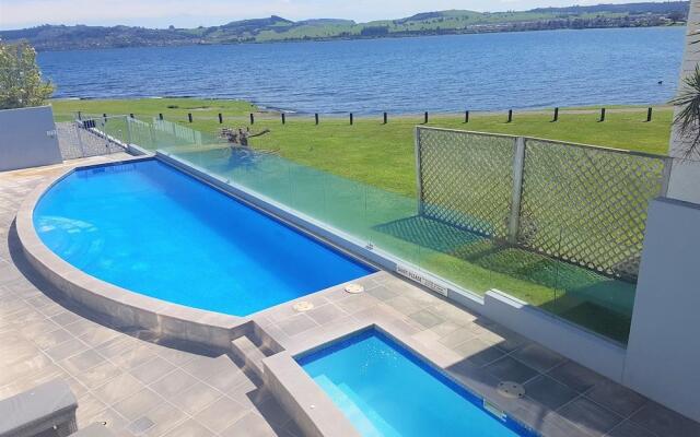 Waimahana 4 by Luxury Lakeside Accommodation