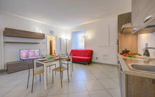 Casa Al Vicolo Di Ranco 50mt From Beach - Happy Rentals