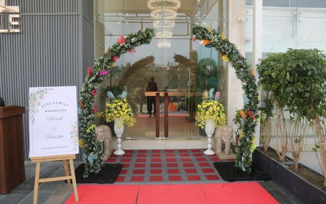 The Maple Hotel-Bhopal