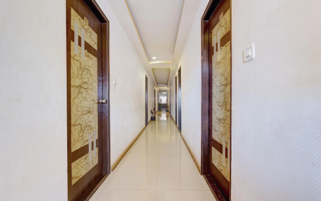 OYO Flagship 8002 I Cloud Sri Sai Inn