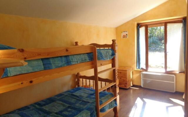 Gîte Saint-Haon-le-Châtel, 4 pièces, 6 personnes - FR-1-496-21