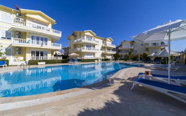 Flat With Balcony and Shared Pool in Belek