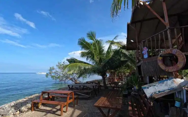 Maryan Moyo Bungalows Bar & Resto