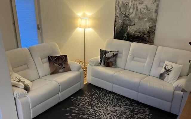 Agrimonia - 5,5-Zi Duplex Wohnung bis 9 Personen mit eigenem Garten