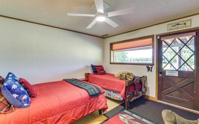 Monte Verde Lake Access & Views: Spacious Retreat!