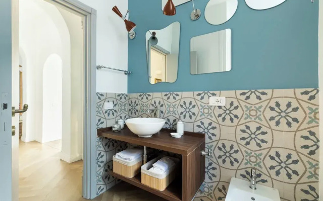 Belle Epoque House of Mirror