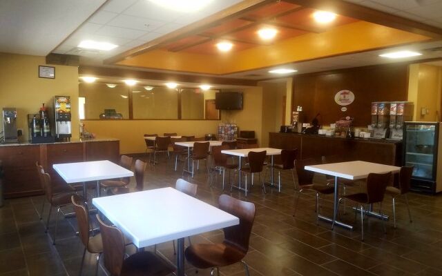 Super 8 By Wyndham Casper East Evansville