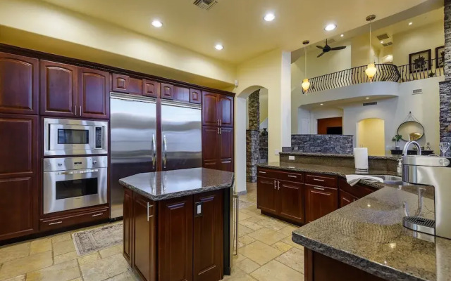 Casa Sunridge 5 Bedroom Home by Redawning