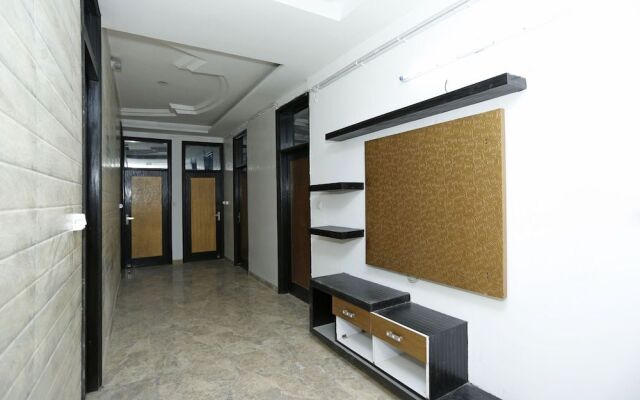 Capital O 8481 Le Tara Residency