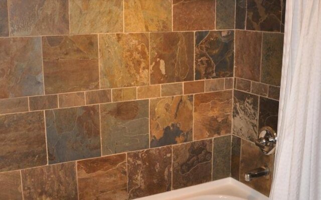 Kicking Horse Kabins