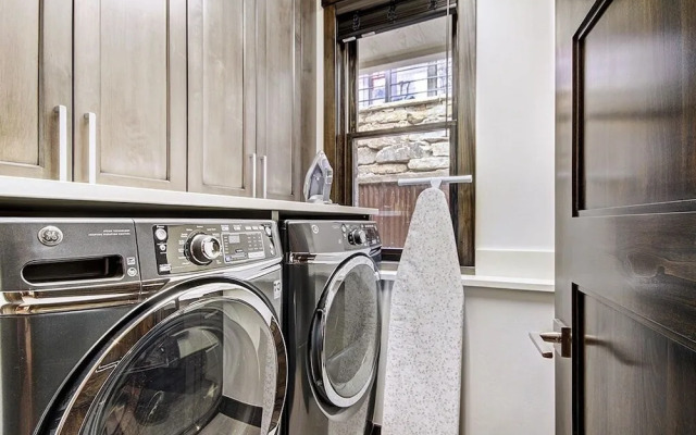 The Bogart House 5 Bedroom Home