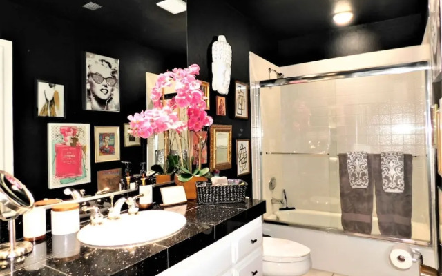 The Desert Pearl - Private Pool & Spa!